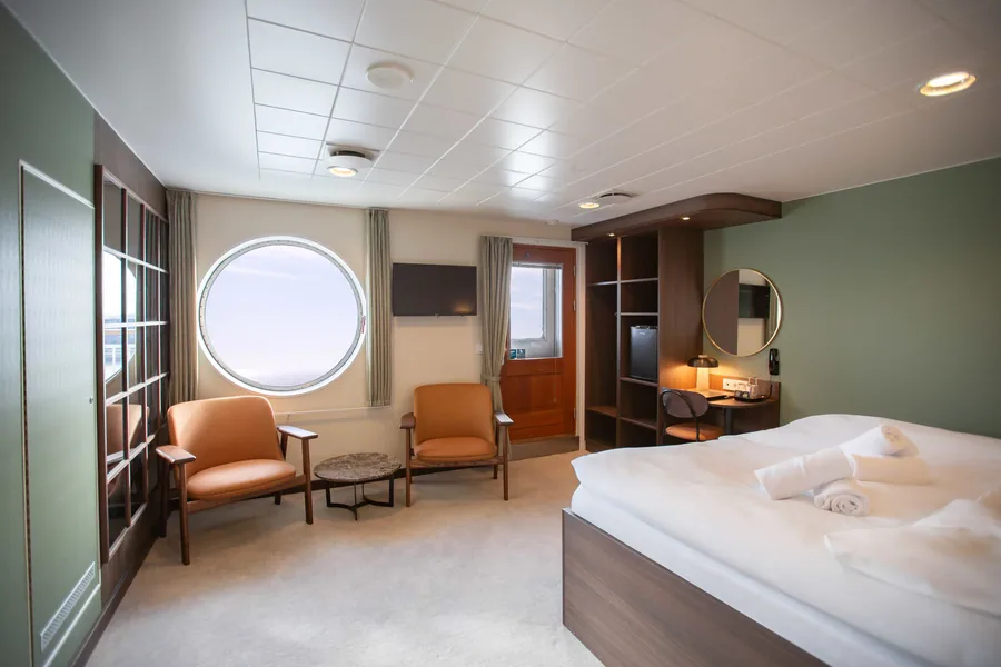 Commodore-lugar med balkong på Go Nordic Cruiseline